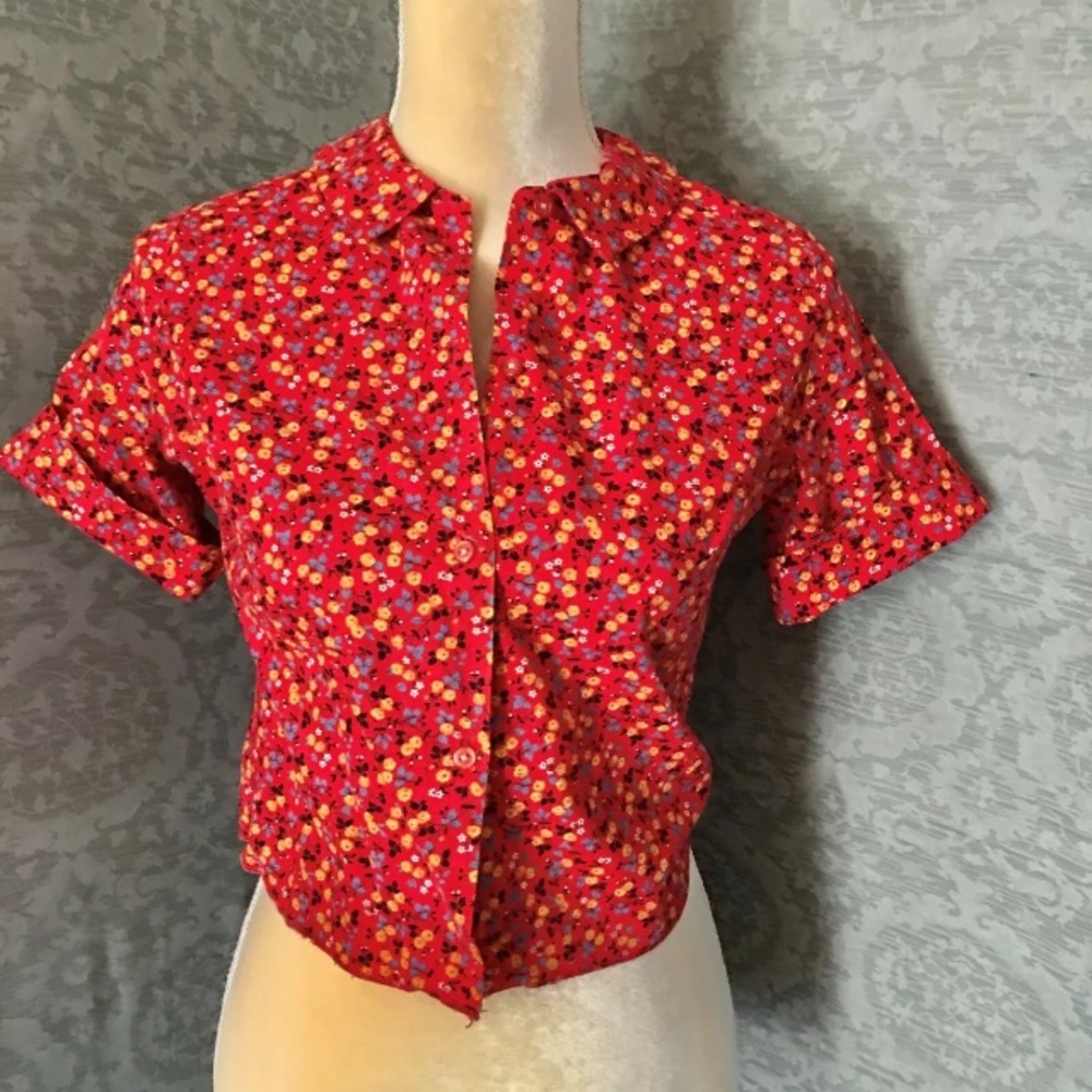 Vintage red floral 1950s/1960s Peter Pan blouse